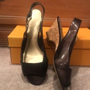 Bandolino brown patten leather shoes